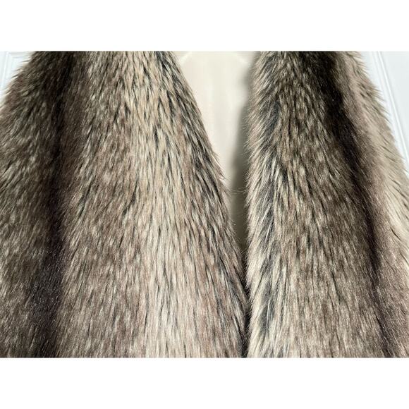 Sweater Vest,‎ Faux Fur and Ribbed Back Sweater Vest, Ladies Large - Picture 3 of 5